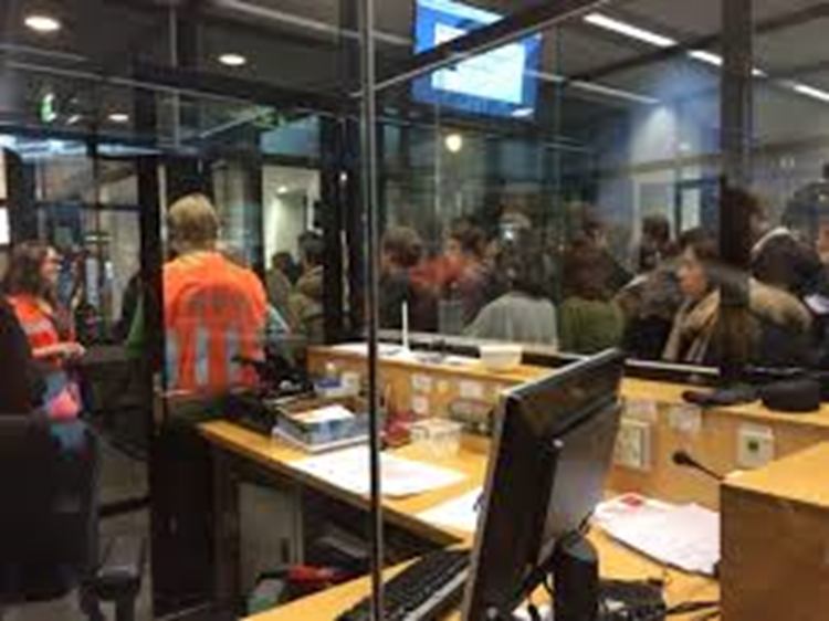 Overcrowding in university library is main complaint. And mice